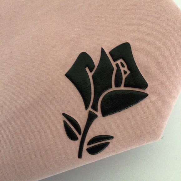 LANCÔME PINK VELVET COSMETIC BAG NWOT - Picture 6 of 8